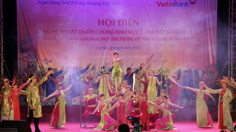 Hội diễn nghệ thuật quần chúng chào mừng 25 năm ngân hàng TMCP công thương Việt Nam xây dựng và phát triển